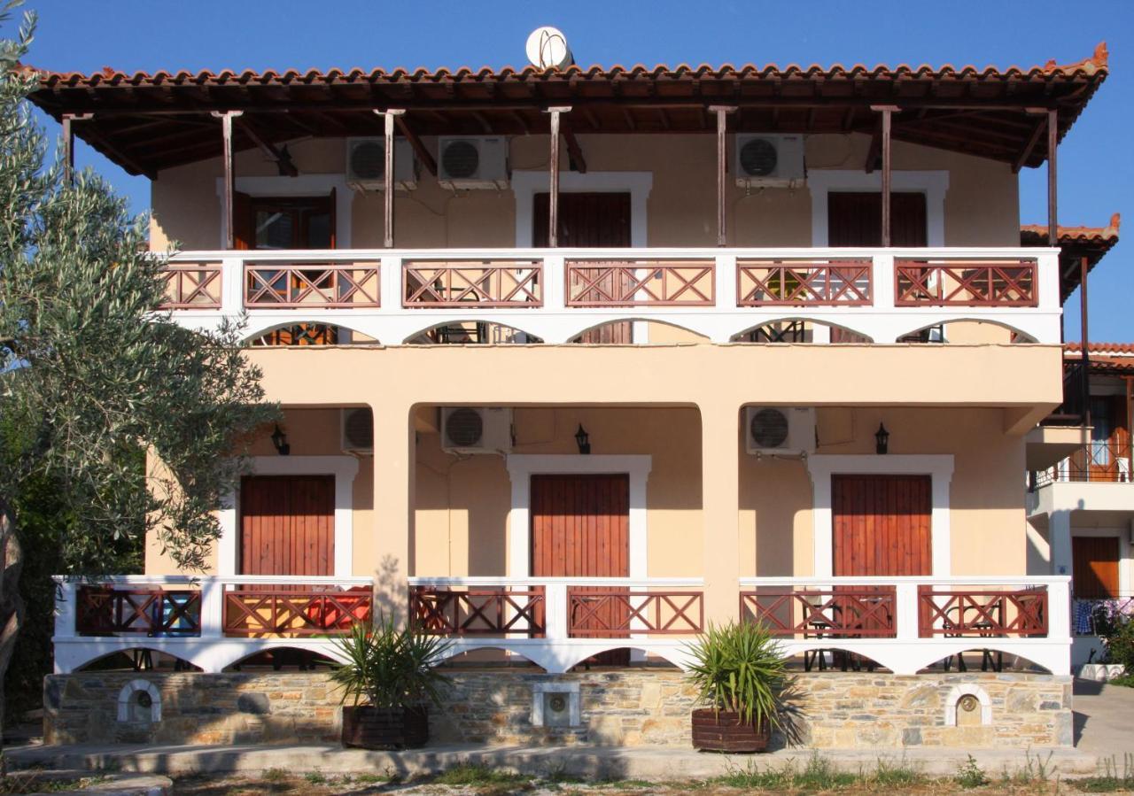 Konstantina Studios Skopelos Town Exterior foto