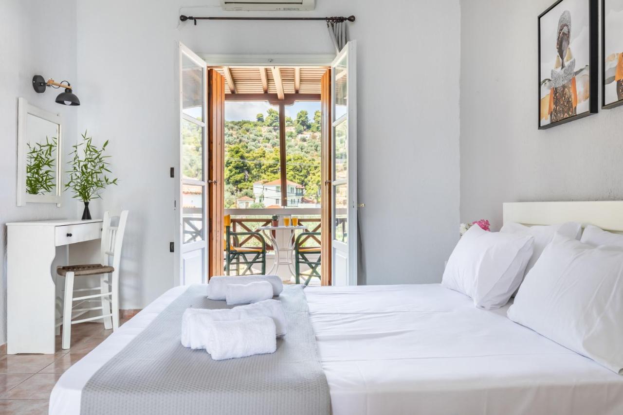 Konstantina Studios Skopelos Town Exterior foto