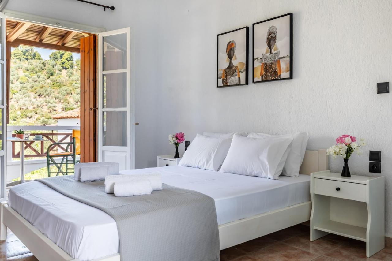 Konstantina Studios Skopelos Town Exterior foto